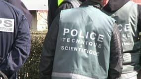 Des enquêteurs de la police scientifique.