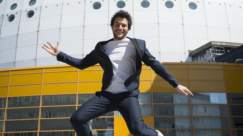 En plus de sauter très haut, Amir Haddad représente la France à l'Eurovision 2016 avec sa chanson "J'ai cherché"