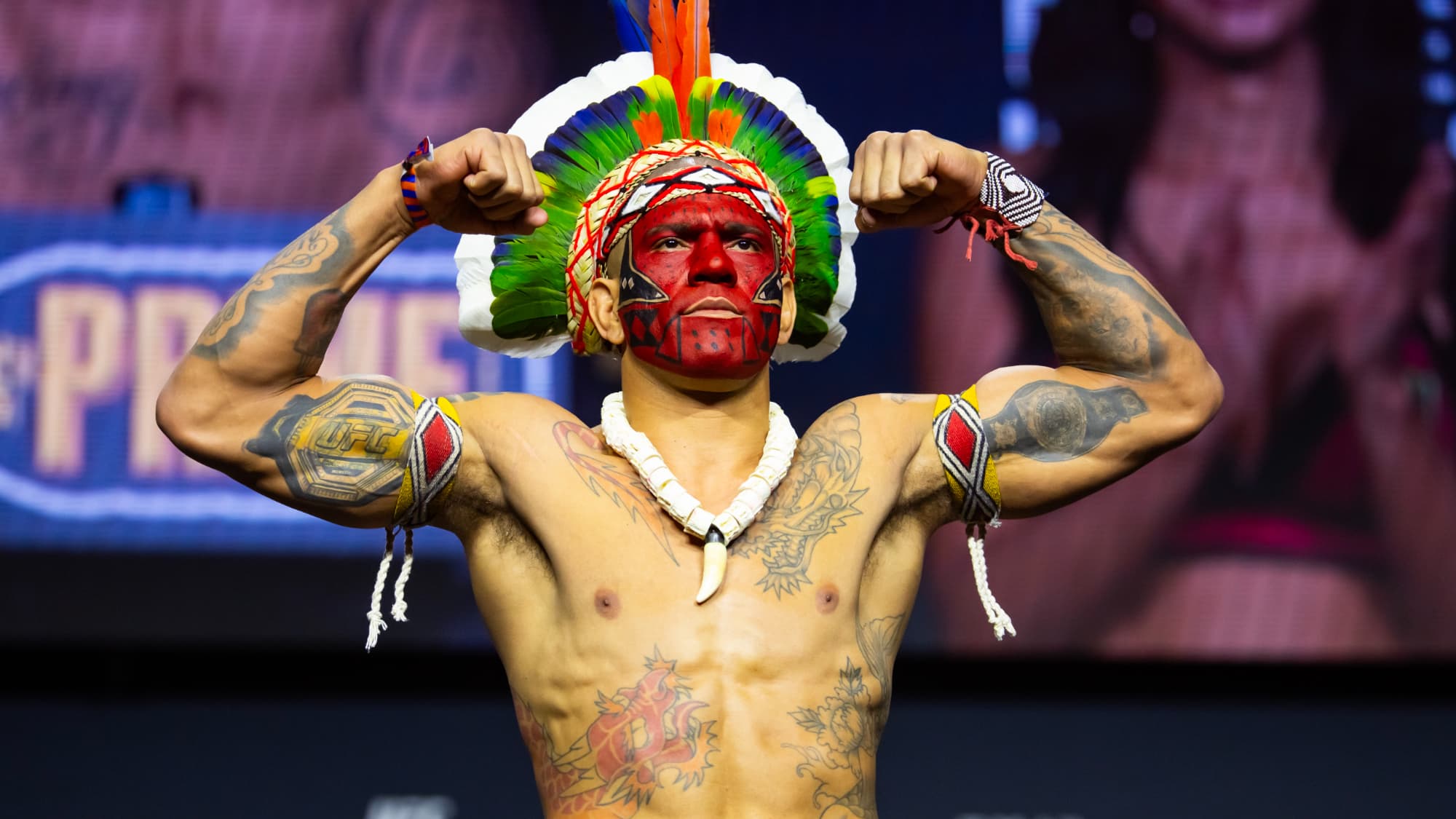 15KG PRIS EN UNE JOURNÉE: COMMENT ALEX PEREIRA ET LES COMBATTANTS DE MMA ARRIVENT À FAIRE D'INCROYABLES REBONDS DE POIDS