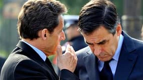 Les cotes de confiance de Nicolas Sarkozy et de François Fillon enregistrent un recul dans le baromètre mensuel réalisé par l'institut CSA et publié ce dimanche par Le Parisien/Aujourd'hui en France. Le chef de l'Etat perd trois points à 24% par rapport a