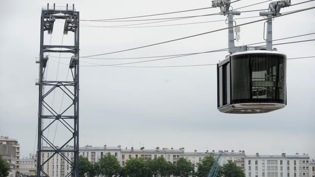 Le téléphérique met 3 minutes pour relier les deux rives de la ville de Brest.
