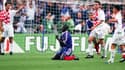 Lilian Thuram célèbre son deuxième but 