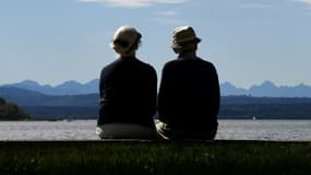 A 65 ans, un homme peut espérer vivre encore 11,3 ans et une femme 12,6 ans, sans être limités dans les activités de la vie quotidienne, selon des statistiques de la Drees