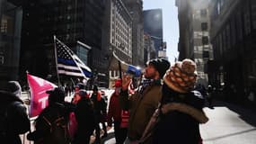 Des supporters de Donald Trump devant la Trump Tower.