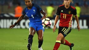 Laura Georges (à gauche)
