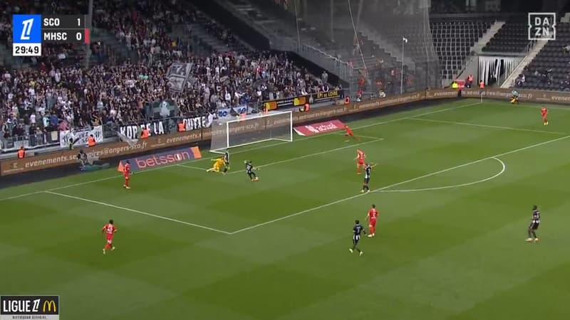 https://images.bfmtv.com/qLgYs9VpwPIyspLbIPiJMW_d9Lo=/11x0:1595x891/800x0/images/Farid-El-Melali-a-manque-l-immanquable-dimanche-apres-midi-lors-du-match-de-Ligue-entre-Angers-et-Montpellier-2-0-29e-journee-le-13-04-2025-2066013.jpg
