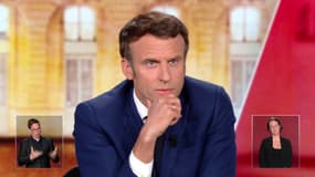 Emmanuel Macron lors du débat d'entre-deux-tours le 20 avril 2022.