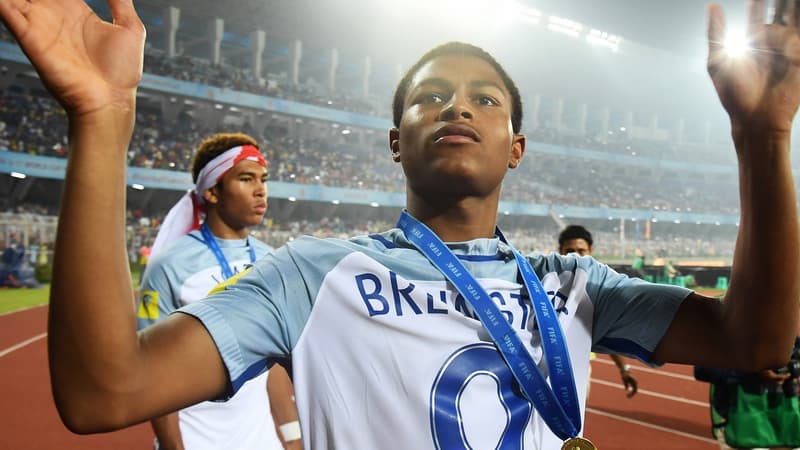 Le jeune attaquant anglais Rhian Brewster