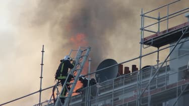 Une photo de l'intervention des pompiers prise par un témoin BFMTV.