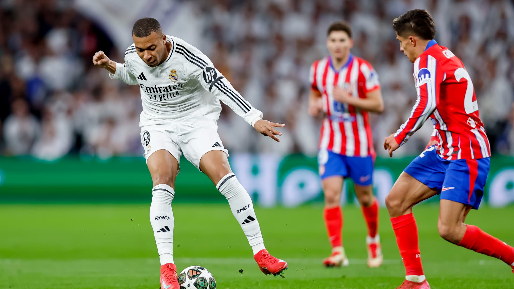 Kylian Mbappé face à l'Atletico Madrid en Ligue des champions.
