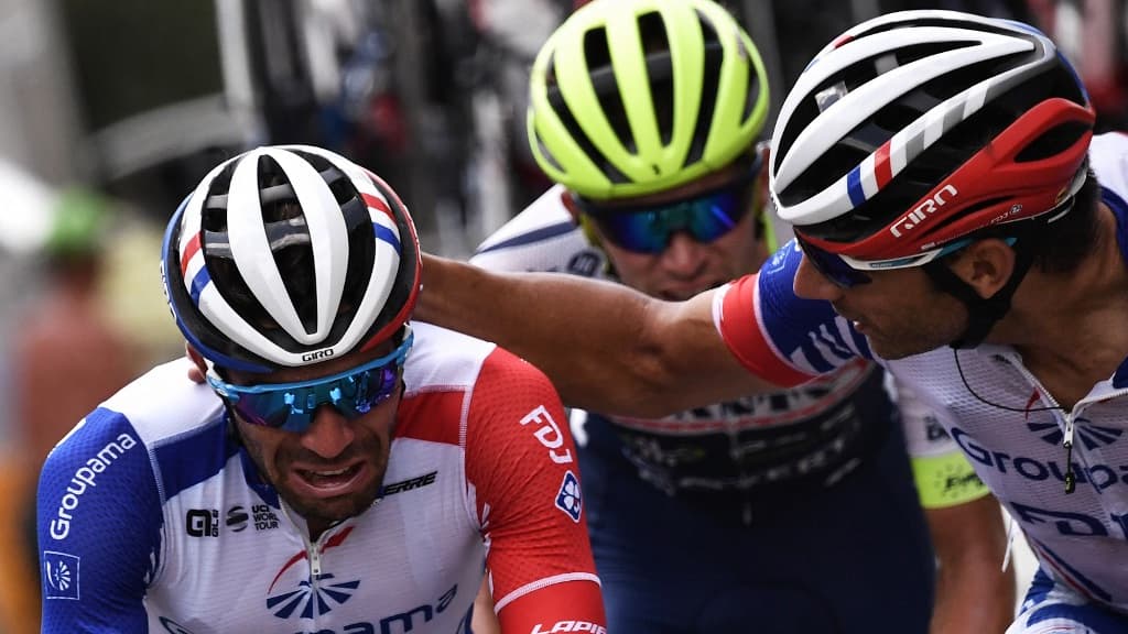 Thibaut Pinot lors de la 19e étape du Tour de France 2019, au moment d'abandonner en raison d'une lésion musculaire à la cuisse Thibaut Pinot lors de la 19e étape du Tour de France 2019, au moment d'abandonner en raison d'une lésion musculaire à la cuisse