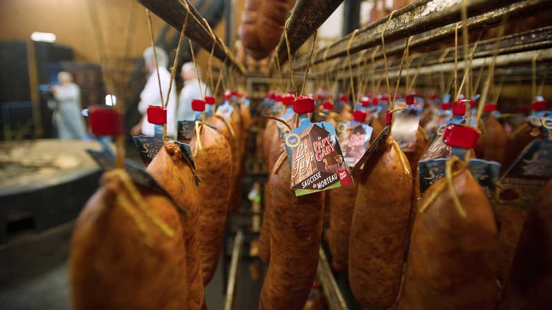 La saucisse est montée jusqu'à 30.000 mètres de hauteur, dans la nacelle.