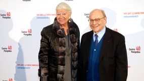 Alain Pompidou, fils de l'ancien président français Georges Pompidou, avec son épouse lors du 40e anniversaire du Centre Georges Pompidou à Paris le 10 janvier 2017.