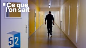 Un gardien dans un couloir de la prison des Baumettes, le 13 février 2021 à Marseille.
