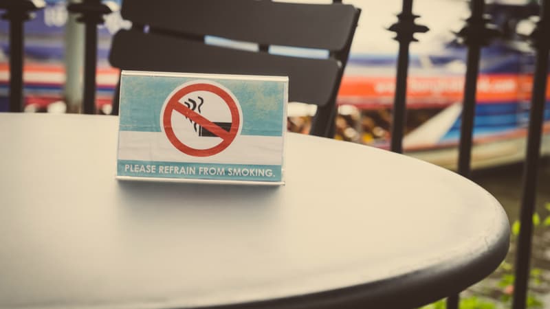 Le dispositif "Ma terrasse sans tabac" s’appuie sur une charte signée par les établissements.