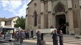 Attentat en Isère: vive émotion aux obsèques d'Hervé Cornara