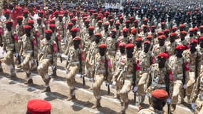 L'Armée Populaire de Libération du Soudan marche à Juba, le 9 juillet 2015.