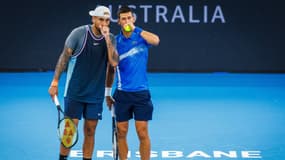 Nick Kyrgios et Novak Djokovic en double lors du 2e tour de l'ATP de Brisbane, le 1er janvier 2025.