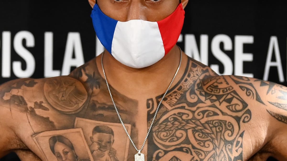 Tony Yoka lors de la pesée avant son combat contre Johann Duhaupas en septembre 2020