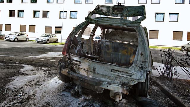 Près de 900 voitures ont été incendiées lors des soirées des 13 et 14 juillet en France (Photo d'illustration datant de 2009)