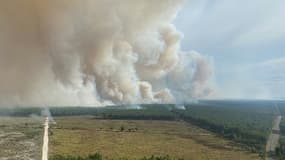 Vue aérienne de l'incendie de Saumos, en Gironde, fournie par le Service départemental d'incendie et de secours (SDIS 33) le 13 septembre 2022