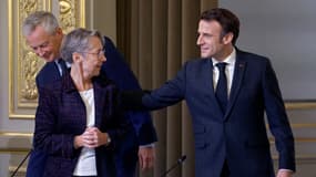 Elisabeth Borne et Emmanuel Macron à l'Elysée, le 12 décembre 2022.