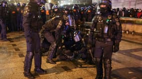 Interpellation sur les Champs-Elysées après la finale France-Argentine, le 18 décembre 2022 à Paris   