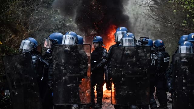 L'opération d'expulsion est en cours sur la ZAD de Notre-Dame-des-Landes.