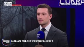 FORUM BFMTV - "Vous avez une attitude extrêmement surprenante vis-à-vis de l'Ukraine pour les défendre, dit Charles, retraité