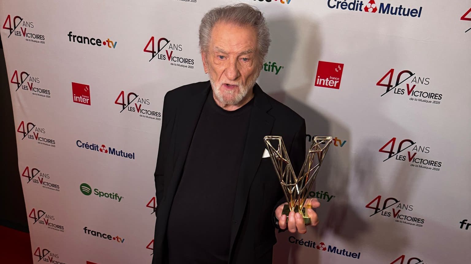 Eddy Mitchell aux Victoires de la musique le 14 février 2025.