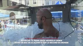 Il passe deux heures et demie dans un bac de glace, record du monde battu ! 