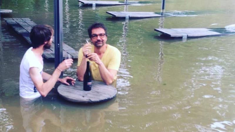 Avec la crue de la Seine, la guinguette Les Nautes, située en bord de Seine, est submergée par l'eau.