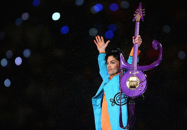 Prince sur la scène du Super Bowl en 2007