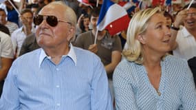 Jean-Marie Le Pen, Président d'honneur du FN, et Marine Le Pen, Présidente.