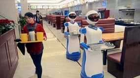 Entre 2014 et 2015, en Chine de nombreux restaurants ont "embauché" des robots.