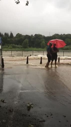 Saint-Martin-d'Ardèche sous les eaux - Témoins BFMTV