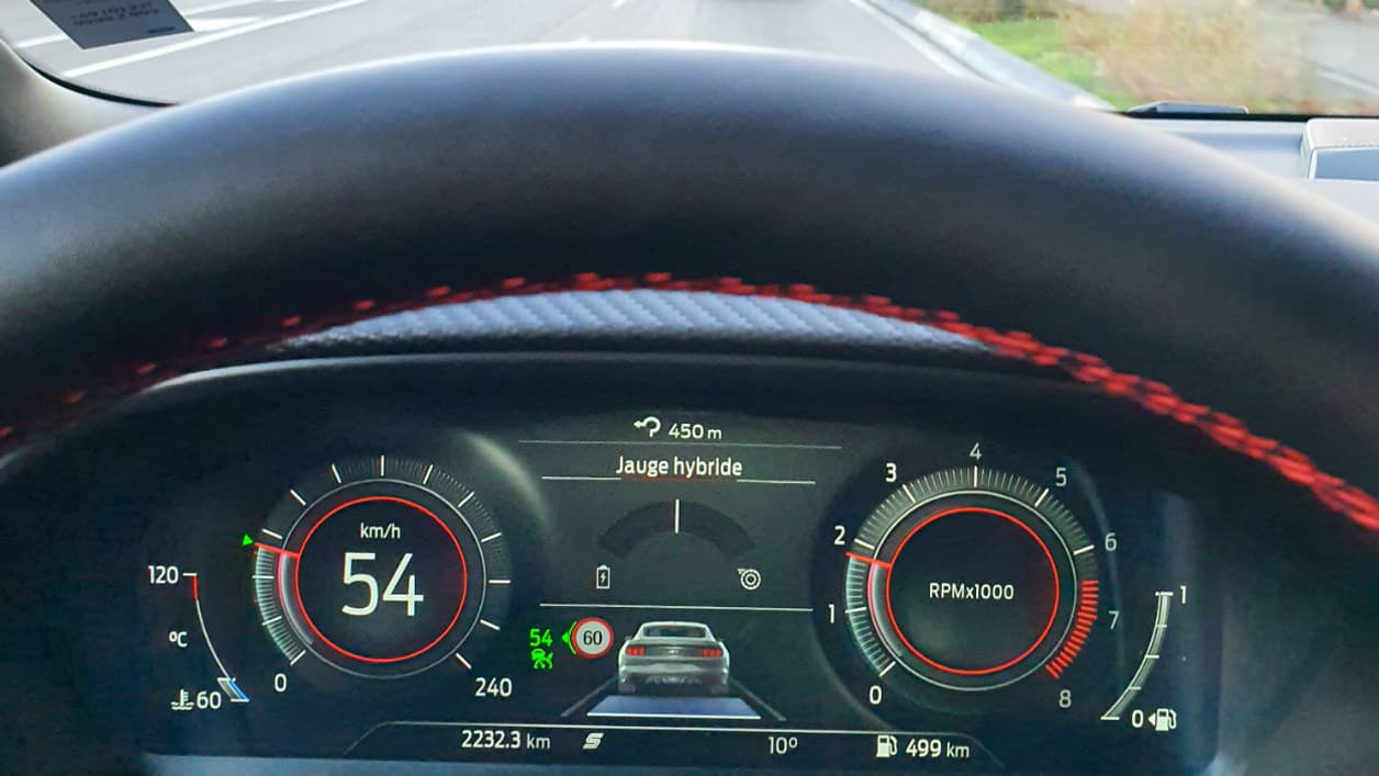 Et se transforme en Ford Mustang en mode Sport ! Et se transforme en Ford Mustang en mode Sport !