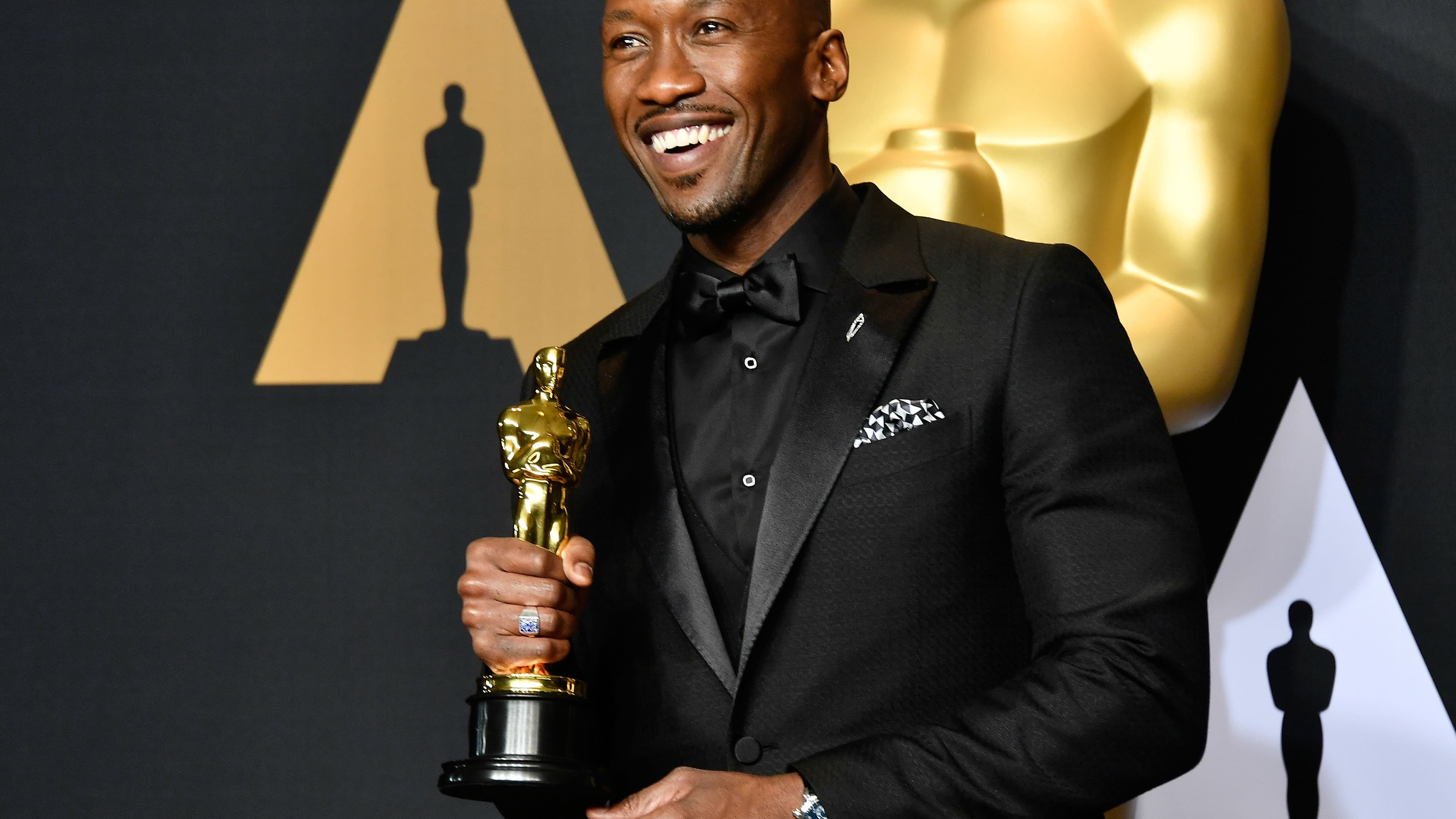Mahershala Ali, récompensé par l'Oscar du Meilleur second rôle. Mahershala Ali, récompensé par l'Oscar du Meilleur second rôle.