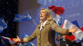 Sept Français sur dix souhaitent la présence de Marine Le Pen, qui peine à recueillir les parrainages d'élus nécessaires, à la présidentielle, selon un sondage BVA pour Le Parisien, à paraître mardi. Outre les sympathisants du FN (98%), et, plus généralem