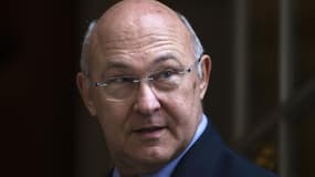 Le ministre du Travail Michel Sapin a déclaré qu'il ne voulait voir aucun salarié de Michelin à Pôle emploi au lendemain de l'annonce de la suppression de 730 emplois sur le site du groupe de Joué-lès-Tours (Indre-et-Loire). /Photo prise le 30 octobre 201