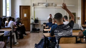 Des lycéens dans une salle de classe à Lyon, le 1er septembre 2022 (photo d'illustration)