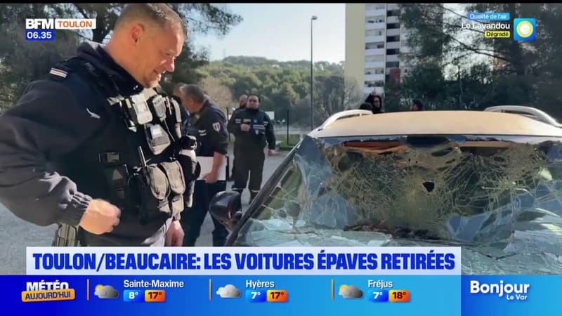 Toulon: la police enlève les voitures épaves dans le quartier de la Beaucaire