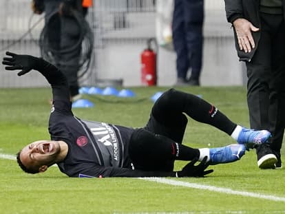 Neymar a été touché à la cheville contre Saint-Etienne.