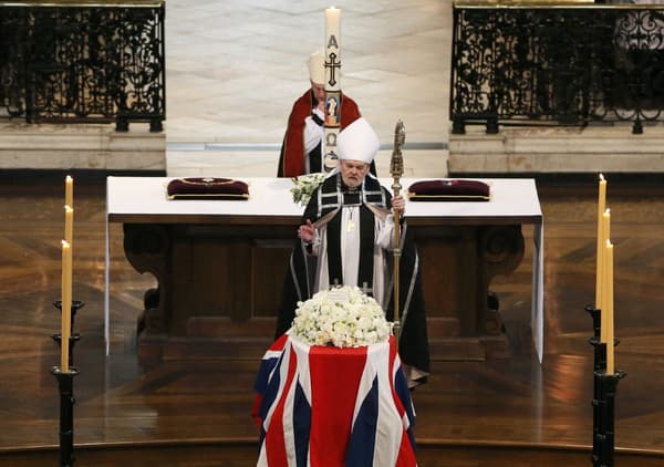 L'archevêque de Londres Richard Chartres lors des funérailles de Margaret Thatcher dans la cathédrale Saint-Paul, dans le centre de Londres, le 17 avril 2013.
