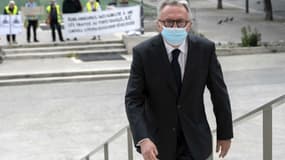 Le sénateur Jean-Noël Guérini arrive au tribunal de Marseille le 28 mai 2021