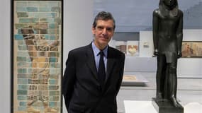 Henri Loyrette, président-directeur du Louvre, dans la "Galerie du Temps" de l'antenne lensoise du musée parisien. Avec ce nouveau musée, qui sera inauguré mardi par François Hollande, l'ancien bassin minier du Pas-de-Calais, fortement touché par la crise