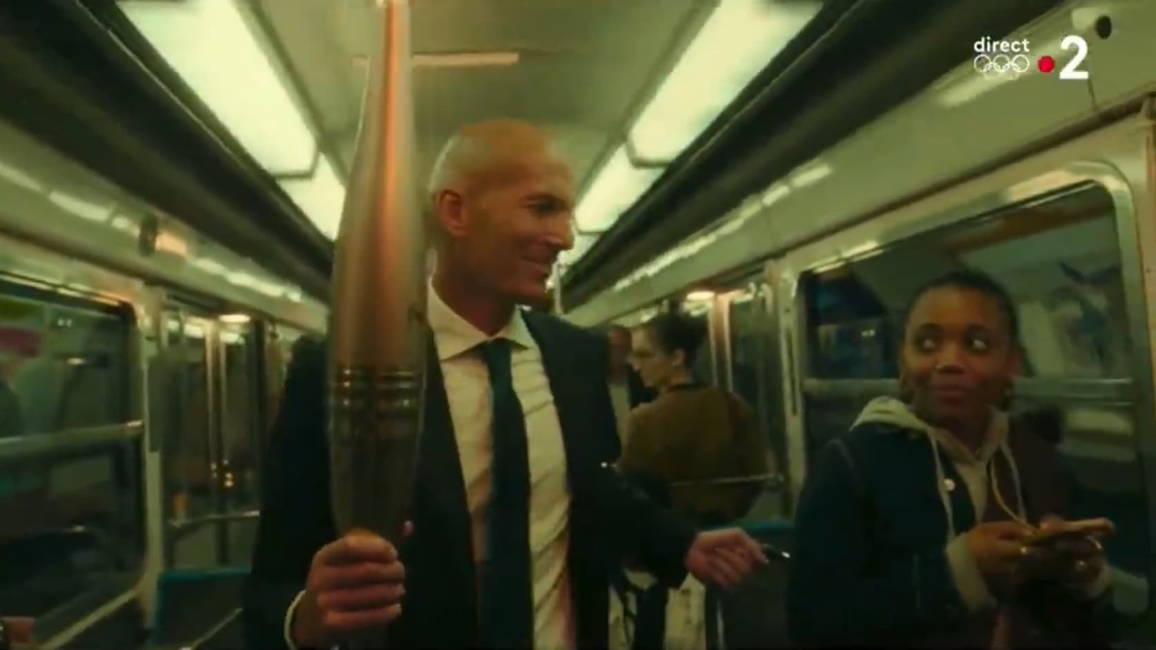 Zinédine Zidane dans le métro lors de la cérémonie d'ouverture des JO de Paris 2024.