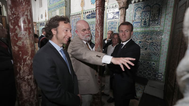 Stéphane Bern et Emmanuel Macron en visite à la maison de Pierre Loti, le 14 juin 2018 à Rochefort.