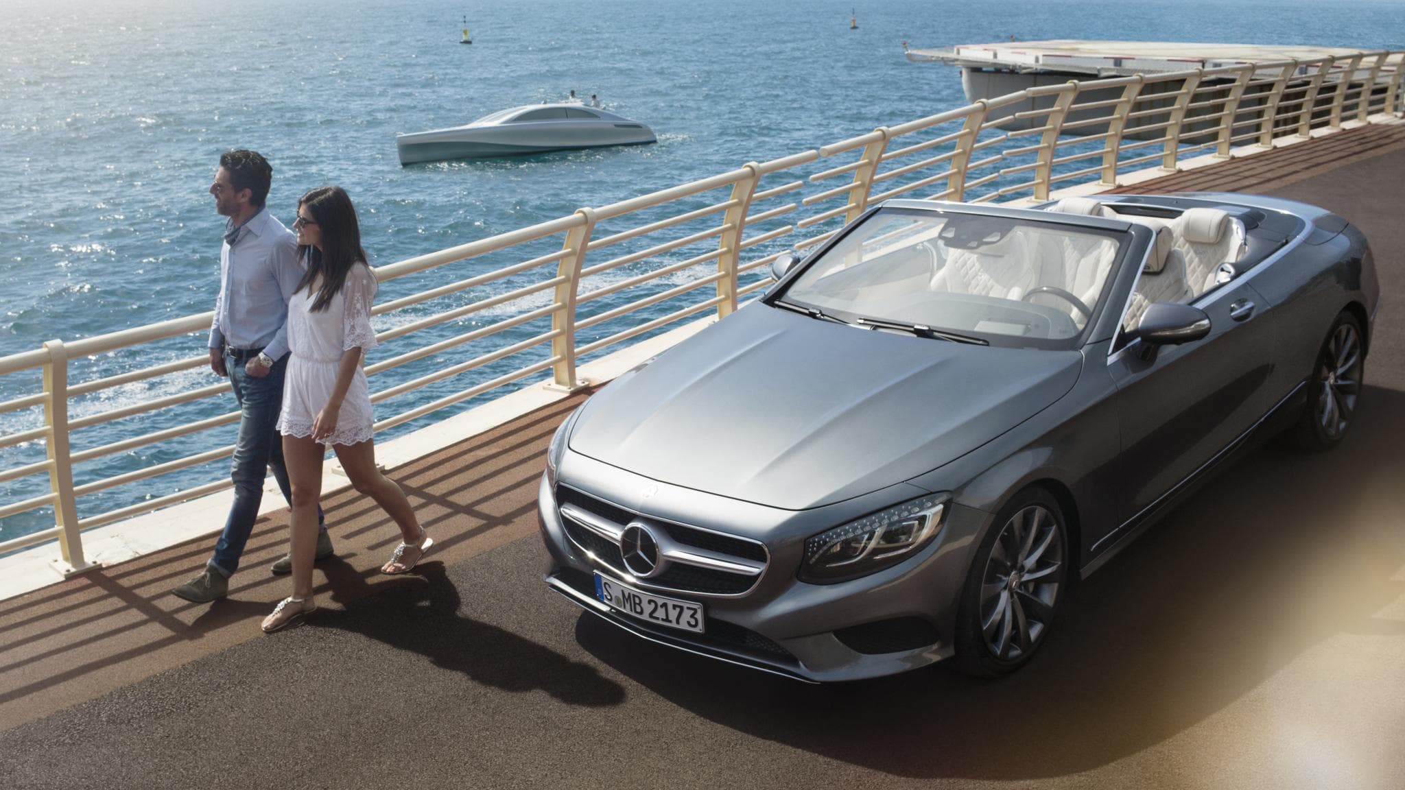 Du "lifestyle", une panoplie complète, c'est ce que Mercedes-Benz propose à ses clients les plus fortunés avec ce yacht. Du "lifestyle", une panoplie complète, c'est ce que Mercedes-Benz propose à ses clients les plus fortunés avec ce yacht.