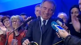 François Bayrou a été très ému par son bon score au premier tour de l'élection municipale à Pau.